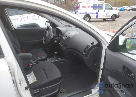 2010 Hyundai Elantra Touring Gls from USA, damaged, VIN KMHDB8AE9AU053774